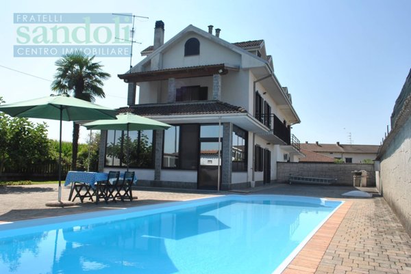 casa indipendente in vendita a Borgo Vercelli