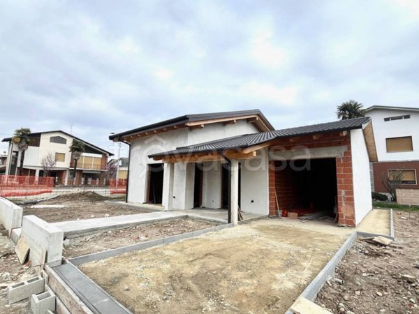 casa indipendente in vendita a Borgo Vercelli