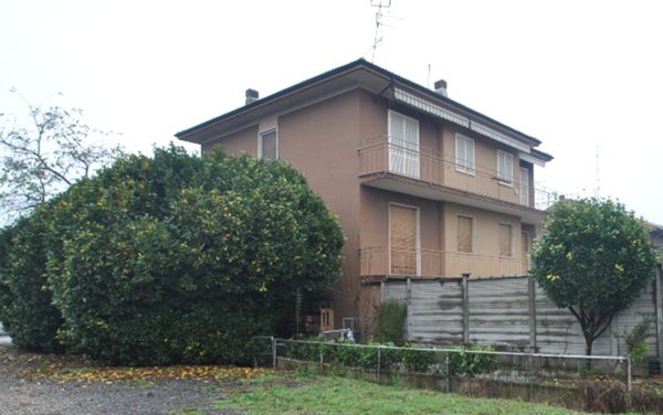 casa indipendente in vendita a Borgo Vercelli