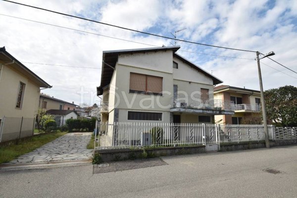 casa indipendente in vendita a Borgo Vercelli
