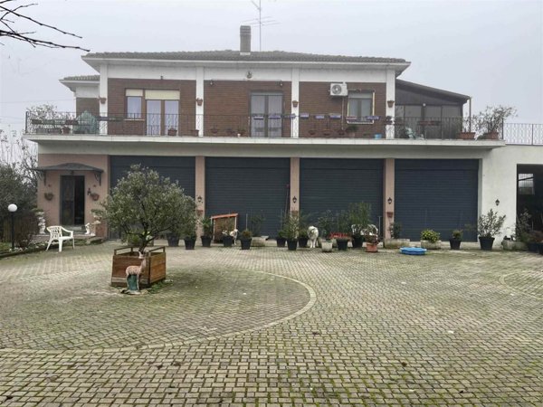 casa indipendente in vendita a Borgo Vercelli