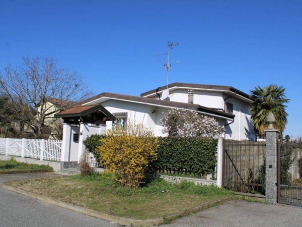 casa indipendente in vendita a Borgo Vercelli