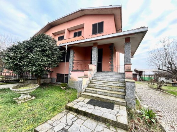 casa indipendente in vendita a Borgo Vercelli