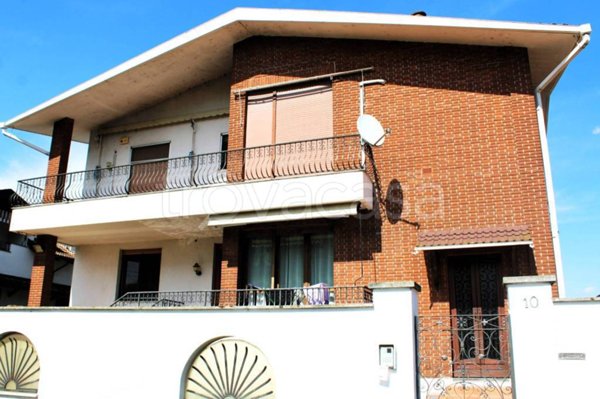 casa indipendente in vendita a Borgo Vercelli