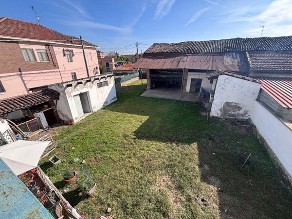 casa indipendente in vendita a Borgo Vercelli