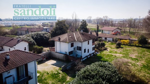 casa indipendente in vendita a Borgo Vercelli