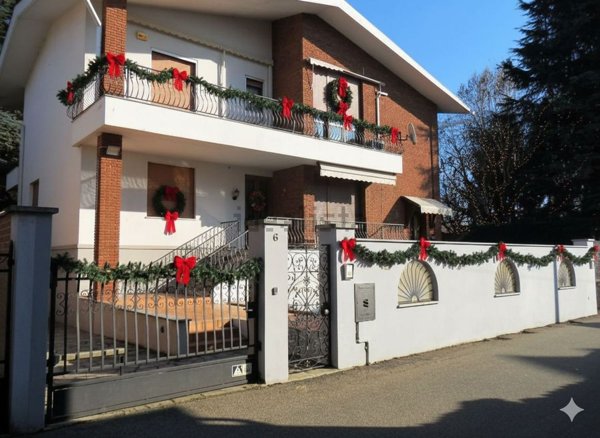 casa indipendente in vendita a Borgo Vercelli