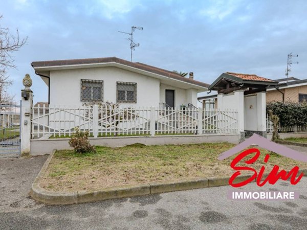 casa indipendente in vendita a Borgo Vercelli