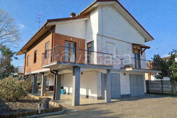 casa indipendente in vendita a Borgo Vercelli