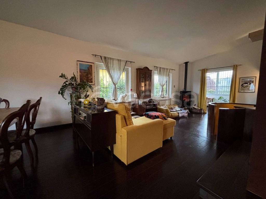 casa indipendente in vendita a Borgo Vercelli