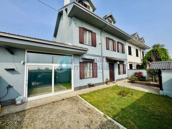 casa indipendente in vendita a Borgo Vercelli