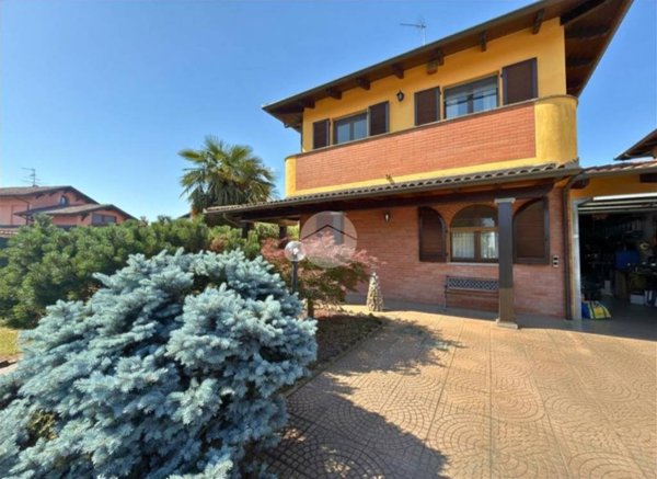 casa indipendente in vendita a Borgo Vercelli