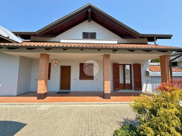 casa indipendente in vendita a Borgo Vercelli