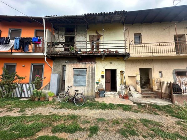 casa indipendente in vendita a Borgo Vercelli