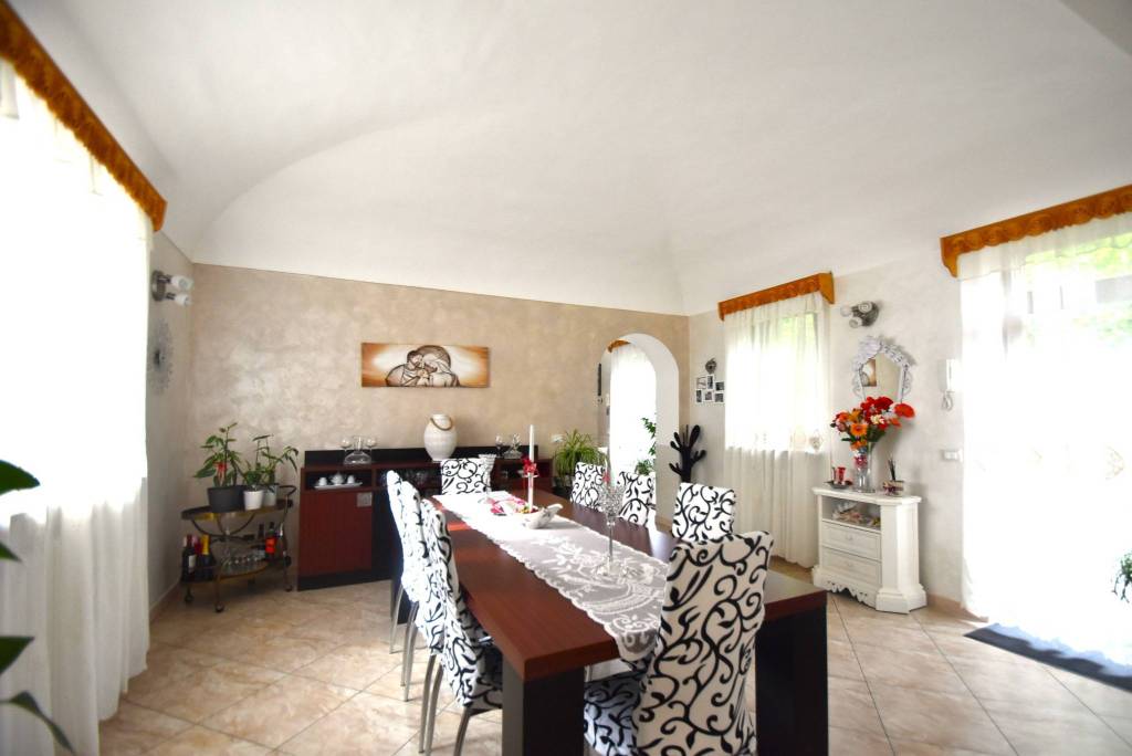 casa indipendente in vendita a Borgo Vercelli