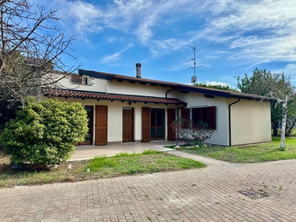 casa indipendente in vendita a Borgo Vercelli