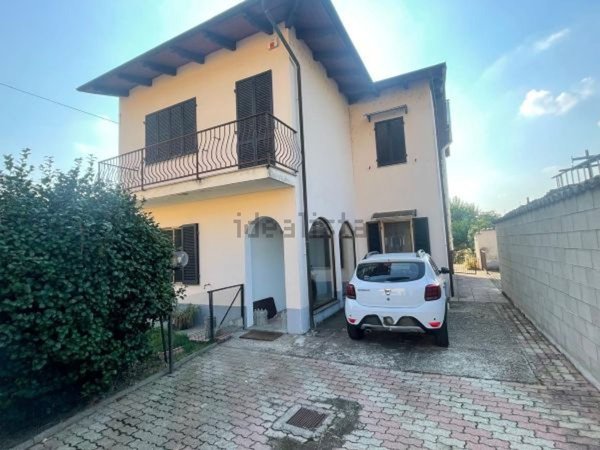 casa indipendente in vendita a Borgo Vercelli