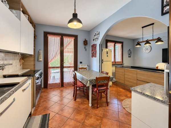 casa indipendente in vendita a Borgo Vercelli