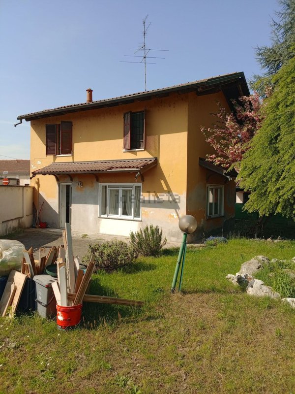 casa indipendente in vendita a Buronzo