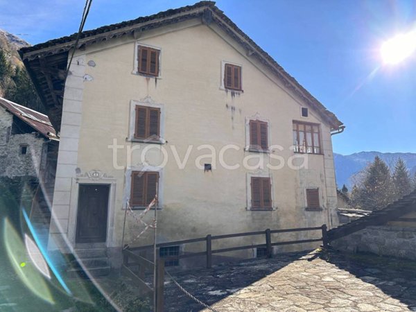 casa indipendente in vendita a Campertogno