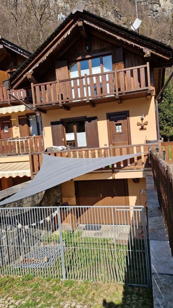 casa indipendente in vendita a Campertogno