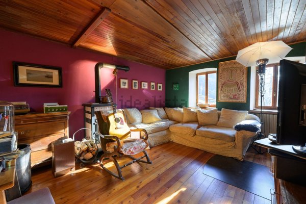 casa indipendente in vendita a Campertogno