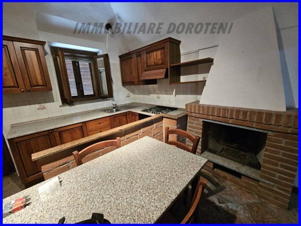 casa indipendente in vendita a Caresana