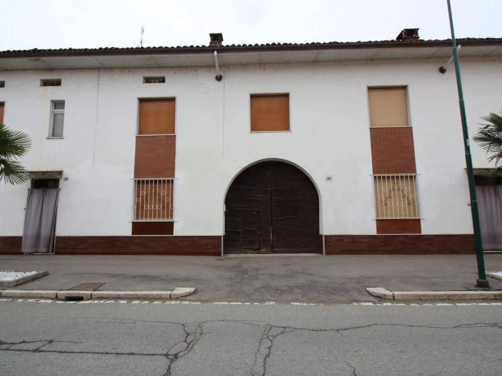 casa indipendente in vendita a Caresana