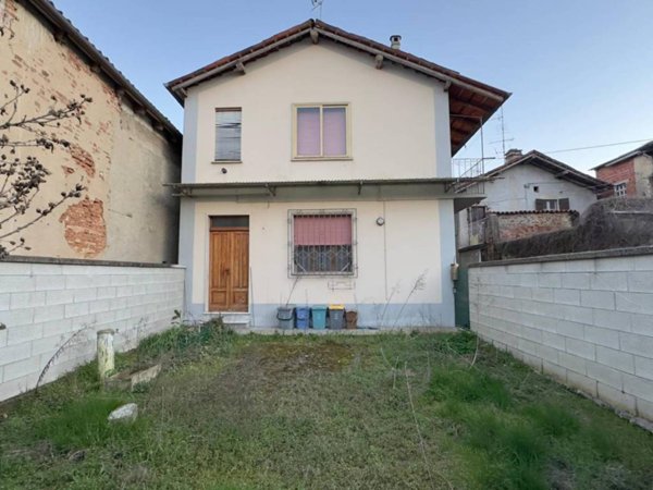 casa indipendente in vendita a Caresana