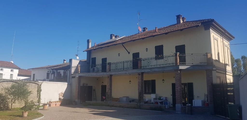 casa indipendente in vendita a Caresana