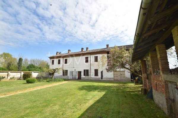 casa indipendente in vendita a Caresana