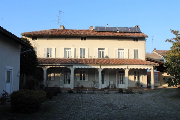 casa indipendente in vendita a Caresana