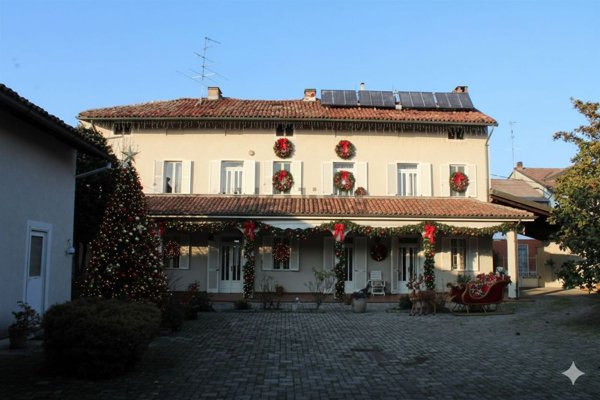 casa indipendente in vendita a Caresana