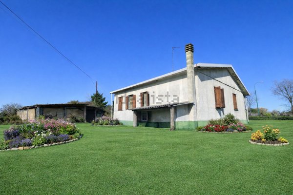 casa indipendente in vendita a Caresana