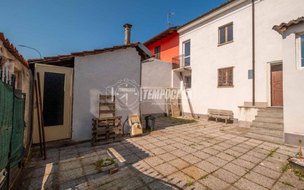 casa indipendente in vendita a Caresana