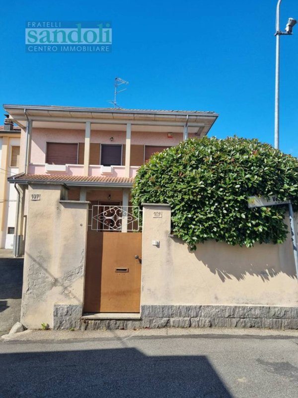 casa indipendente in vendita a Caresana