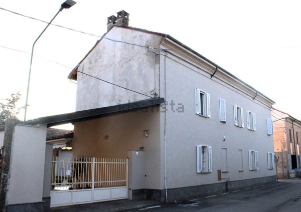 casa indipendente in vendita a Caresana