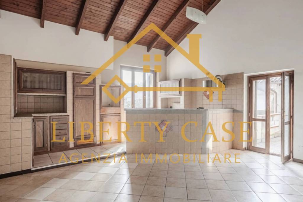 casa indipendente in vendita a Caresana