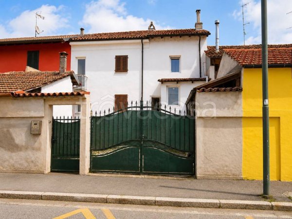casa indipendente in vendita a Caresana