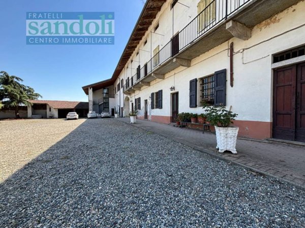 casa indipendente in vendita a Caresana