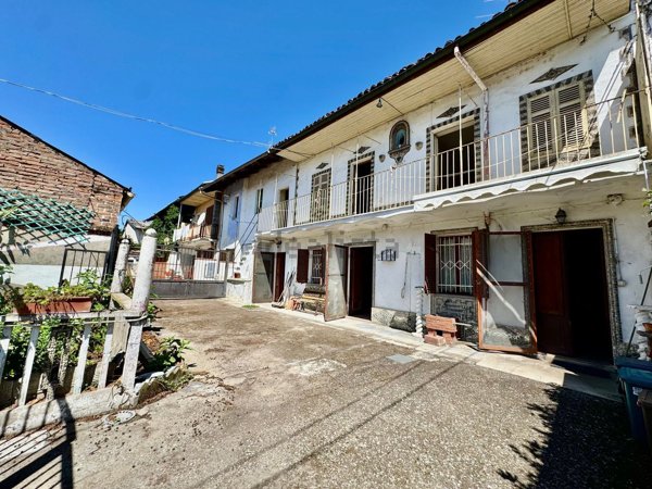 casa indipendente in vendita a Caresana