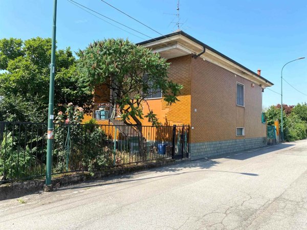 casa indipendente in vendita a Caresana