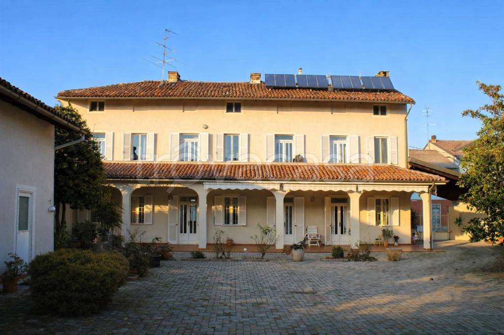 casa indipendente in vendita a Caresana