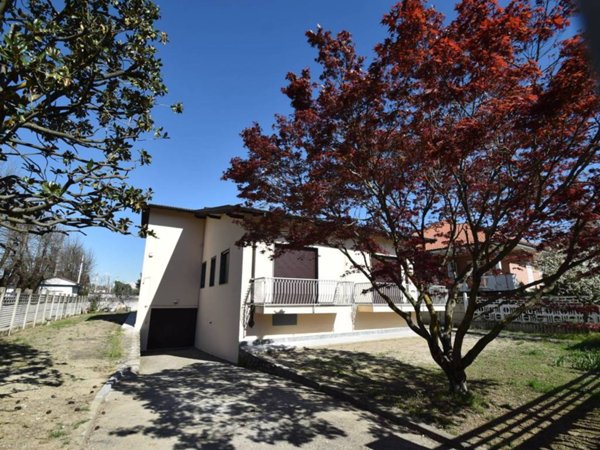 casa indipendente in vendita a Caresanablot