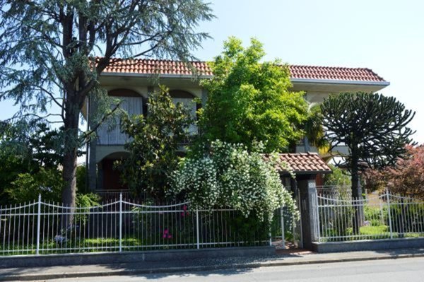 casa indipendente in vendita a Caresanablot