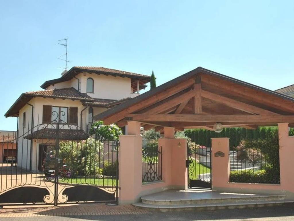 casa indipendente in vendita a Caresanablot