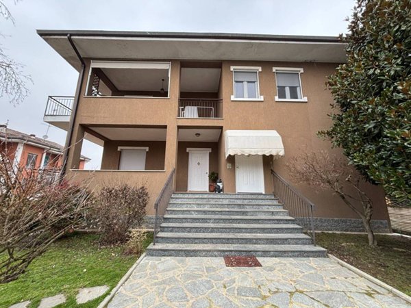 casa indipendente in vendita a Caresanablot