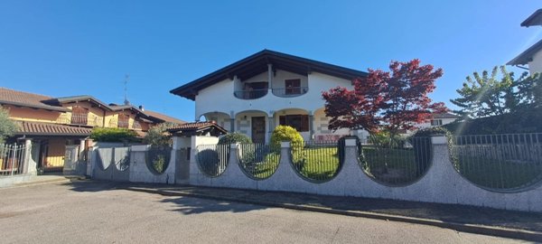 casa indipendente in vendita a Caresanablot