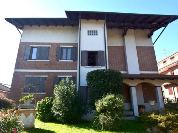 intera palazzina in vendita a Caresanablot