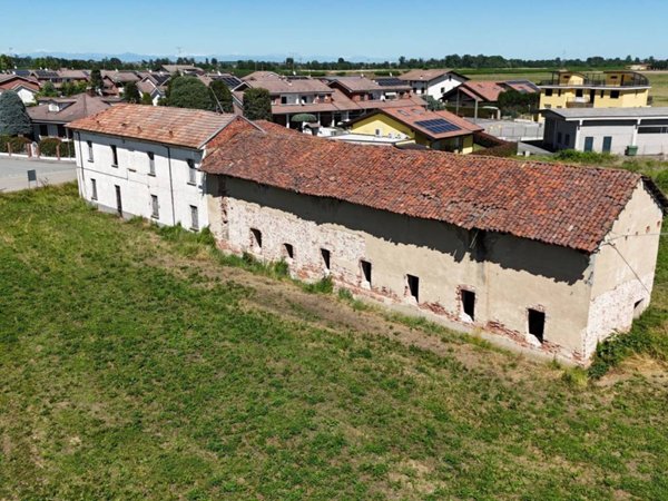 casa indipendente in vendita a Caresanablot